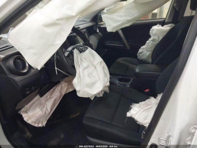 2018 TOYOTA RAV4 JTMBFREV7JJ207951 Photo 4