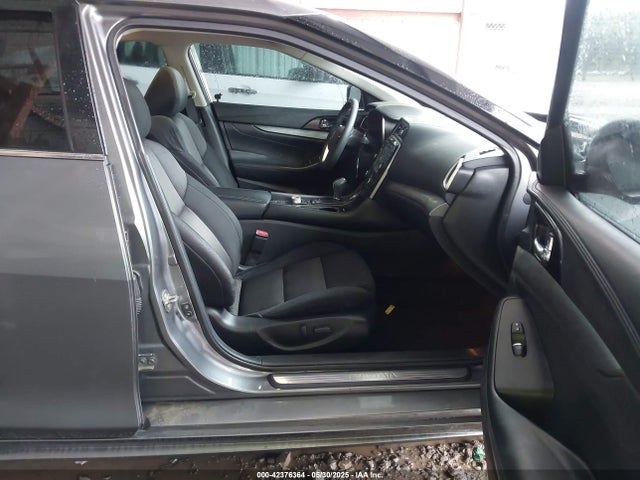 1N4AA6AP4JC390235 Nissan Maxima 3.5 S