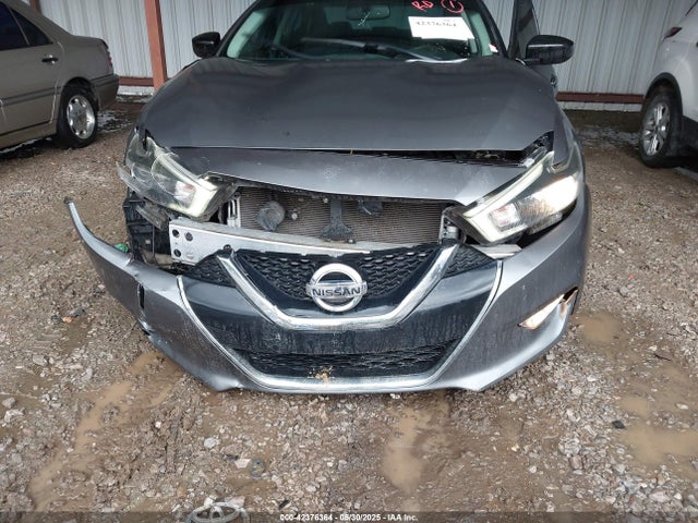 1N4AA6AP4JC390235 Nissan Maxima 3.5 S