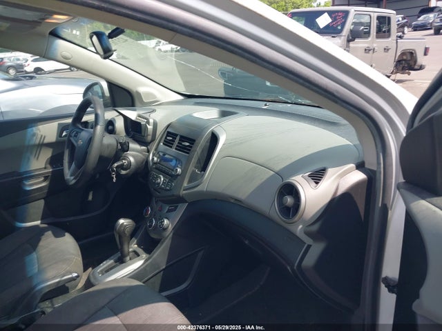 1G1JC6SH1E4100084 Chevrolet Sonic Lt Auto