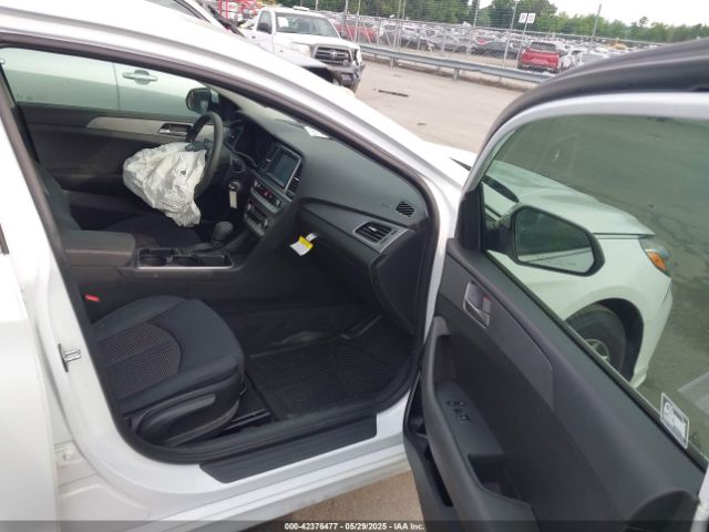 5NPE24AF4KH745074 Hyundai SONATA SE