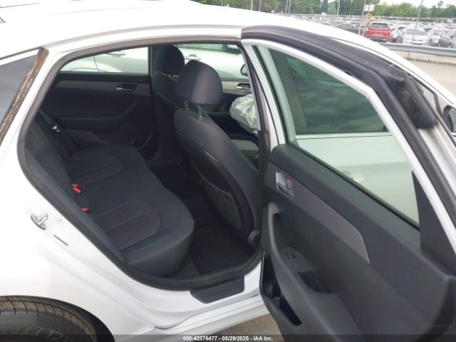 5NPE24AF4KH745074 Hyundai SONATA SE