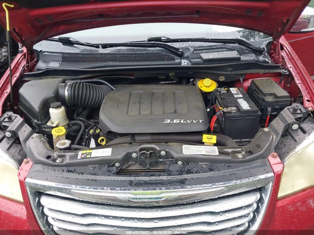 2C4RC1CG2ER409448 Chrysler Town & Country Touring-l 30th Anniversary