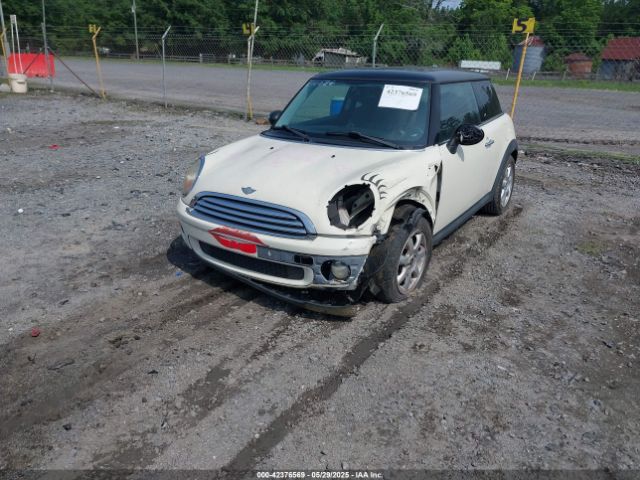 2010 MINI COOPER WMWMF3C57ATU76526 Photo 1