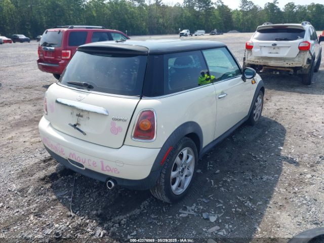 2010 MINI COOPER WMWMF3C57ATU76526 Photo 3