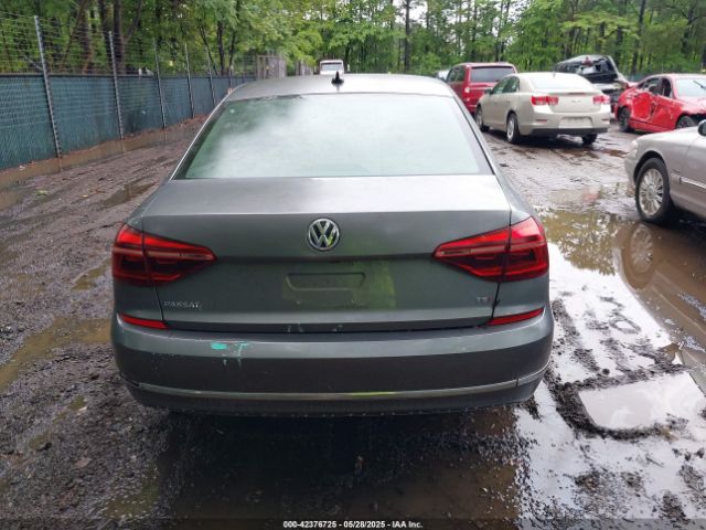 1VWLA7A3XKC007449 Volkswagen Passat 2.0t Wolfsburg Edition