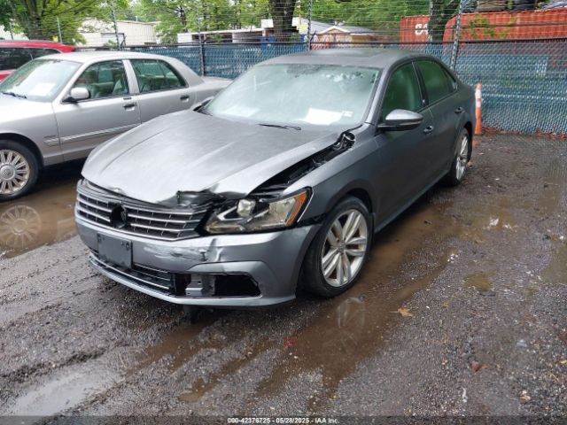 1VWLA7A3XKC007449 Volkswagen Passat 2.0t Wolfsburg Edition