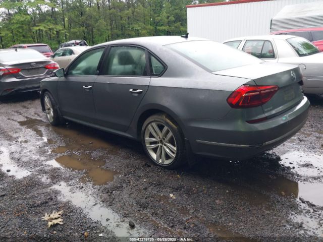 1VWLA7A3XKC007449 Volkswagen Passat 2.0t Wolfsburg Edition
