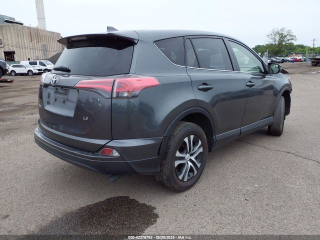 JTMZFREVXJJ169369 Toyota RAV4 LE