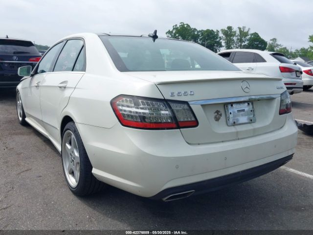 2011 MERCEDES-BENZ E 550 WDDHF9AB9BA442932 Photo 2