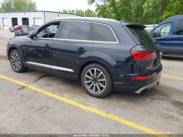 2017 AUDI Q7 WA1LAAF77HD014335 Photo 2