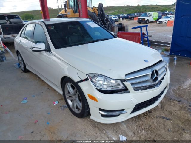 2012 MERCEDES-BENZ C 300 WDDGF8BB0CA649781