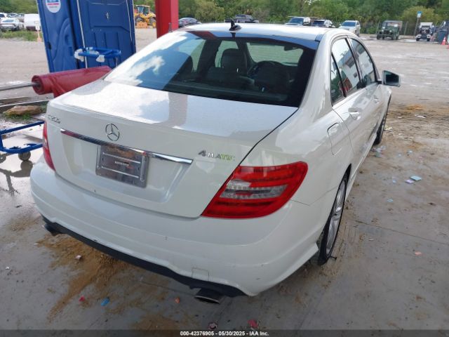 2012 MERCEDES-BENZ C 300 WDDGF8BB0CA649781 Photo 3