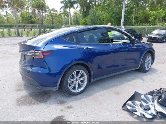 2024 TESLA MODEL Y 7SAYGDED4RF044747 Photo 3