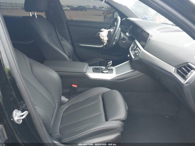 3MW5R7J03N8C59689 BMW 330I