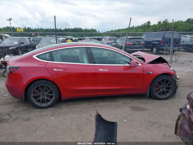 5YJ3E1EB8JF064241 Tesla 2018