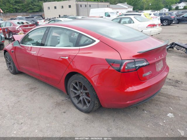 5YJ3E1EB8JF064241 Tesla 2018