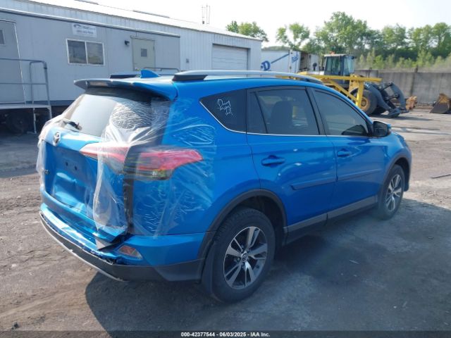 JTMRFREV0JD242215 Toyota Rav4 Xle