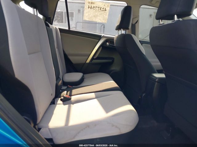 JTMRFREV0JD242215 Toyota Rav4 Xle
