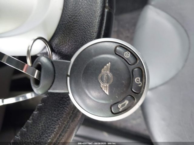 2010 MINI COOPER WMWMF3C5XATZ26122 Photo 10