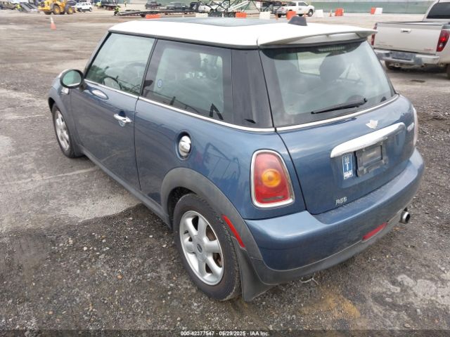 2010 MINI COOPER WMWMF3C5XATZ26122 Photo 2