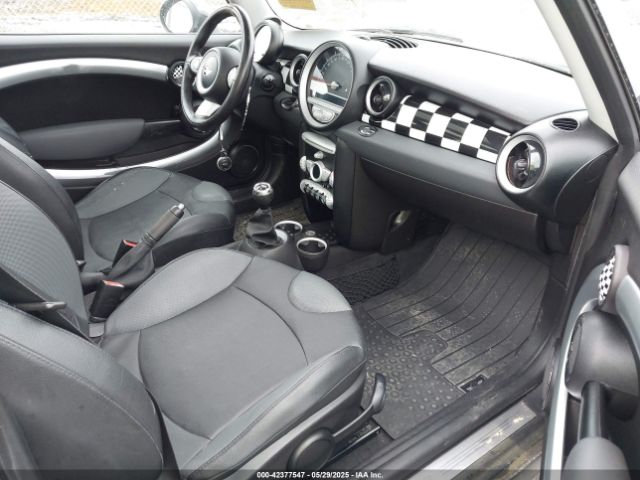 2010 MINI COOPER WMWMF3C5XATZ26122 Photo 4