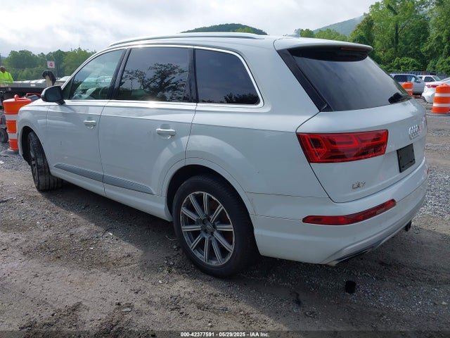 2017 AUDI Q7 WA1LAAF75HD049780 Photo 2
