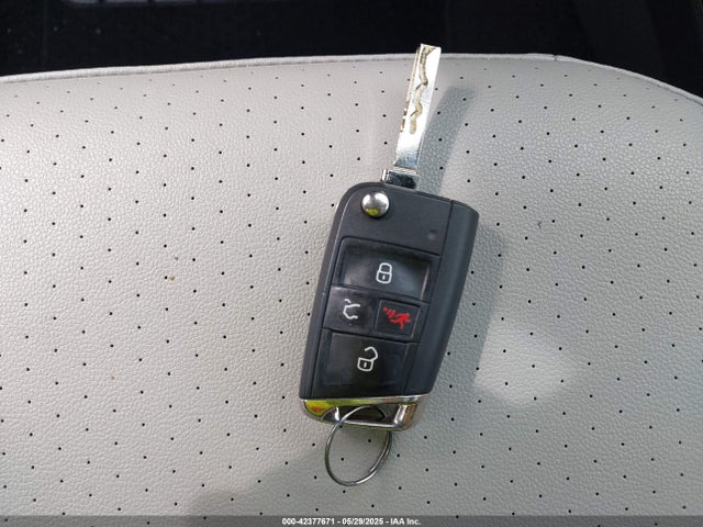 3VV3B7AX0MM103001 Volkswagen Tiguan