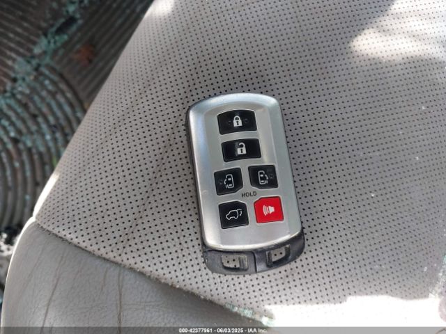 2016 TOYOTA SIENNA 5TDDK3DC4GS139010 Photo 10
