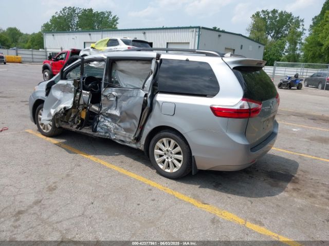 2016 TOYOTA SIENNA 5TDDK3DC4GS139010 Photo 2