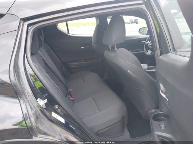 Toyota C-HR XLE 2018 NMTKHMBX6JR047761 Image 8