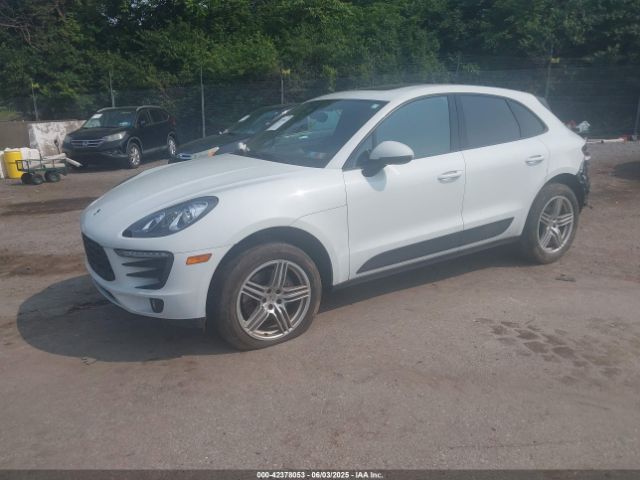2018 PORSCHE MACAN WP1AA2A58JLB19260 Photo 1