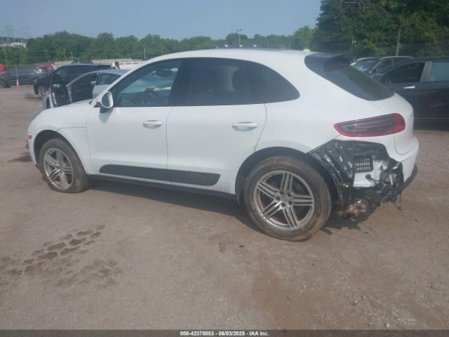 2018 PORSCHE MACAN WP1AA2A58JLB19260 Photo 2