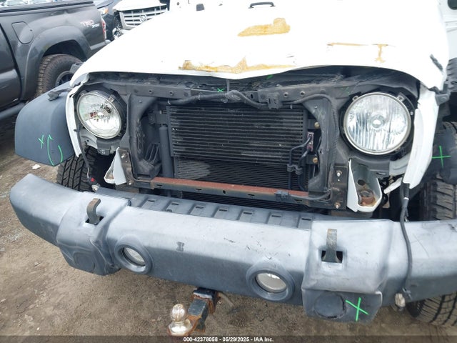 1C4AJWAG9HL611476 Jeep Wrangler Sport 4x4