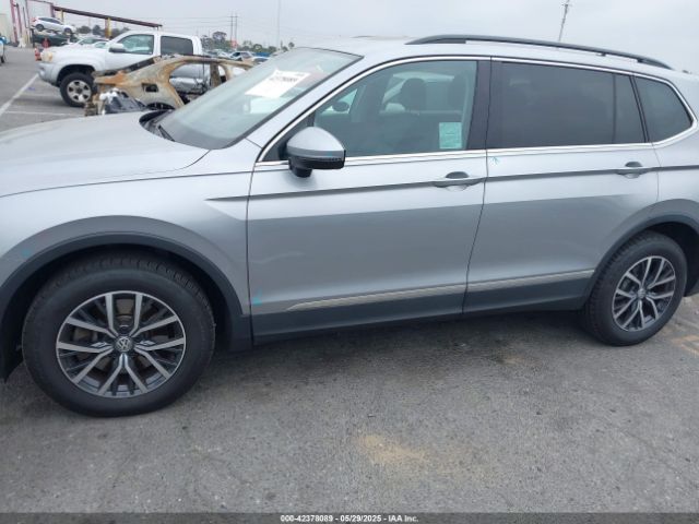 3VV3B7AX0LM108973 Volkswagen Tiguan 2.0t Se/2.0t Se R-line Black/2.0t Sel