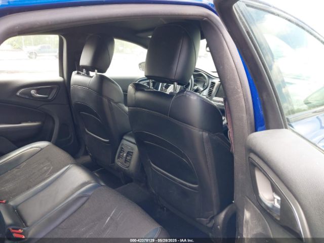 1C3CCCBG0FN615972 Chrysler 2015