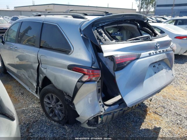 2021 TOYOTA SIENNA 5TDJRKEC7MS033301 Photo 2