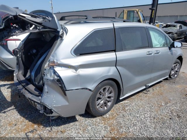 2021 TOYOTA SIENNA 5TDJRKEC7MS033301 Photo 3