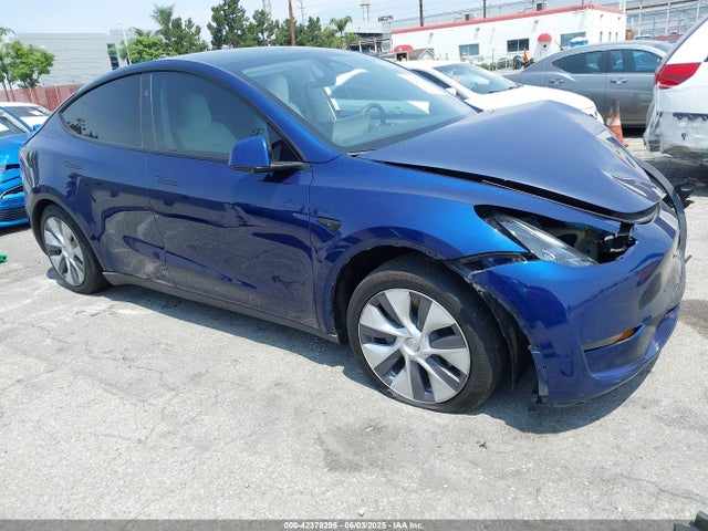 2023 TESLA MODEL Y 7SAYGDEE5PF902698 Photo 0