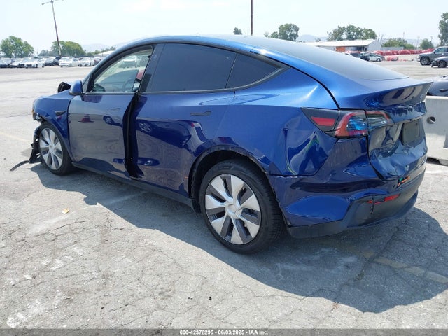 2023 TESLA MODEL Y 7SAYGDEE5PF902698 Photo 2