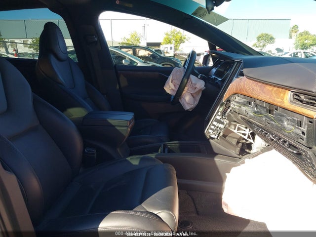 2019 TESLA MODEL X 5YJXCBE26KF153210 Photo 4
