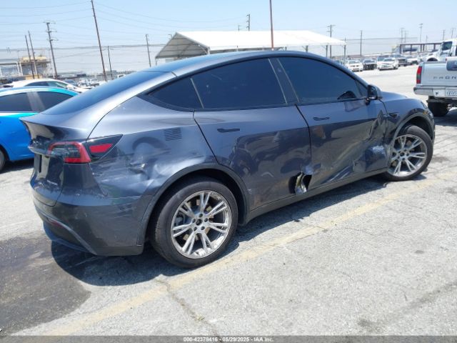 2023 TESLA MODEL Y 7SAYGDEE3PF806715 Photo 3