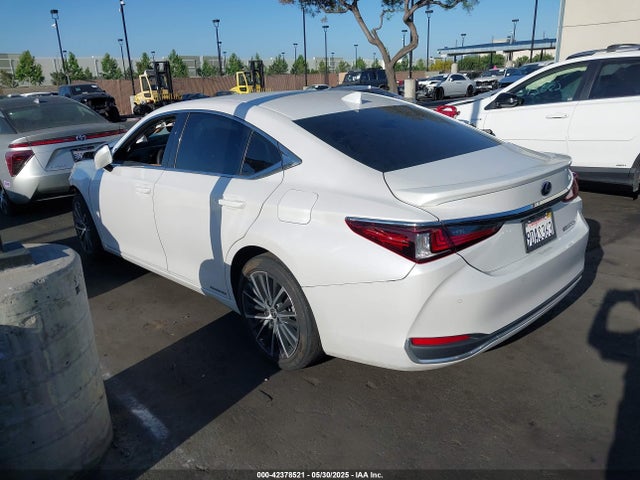 Lexus a25a-fxs, 3nm 2022 58ADA1C14NU025268 Image 3