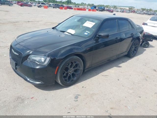 2019 CHRYSLER 300 2C3CCAAGXKH528704 Photo 1