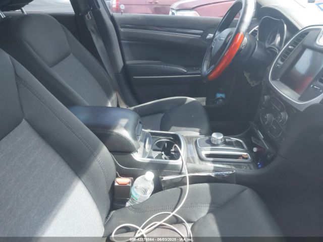 2019 CHRYSLER 300 2C3CCAAGXKH528704 Photo 4