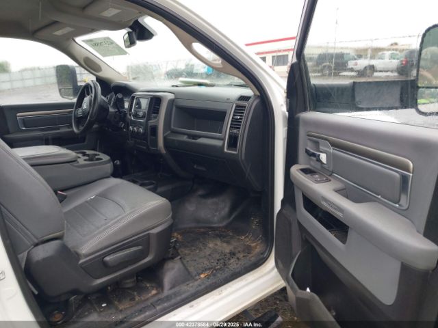 3C6MR5AJ8JG127319 RAM 2500 Tradesman  4x4 8' Box