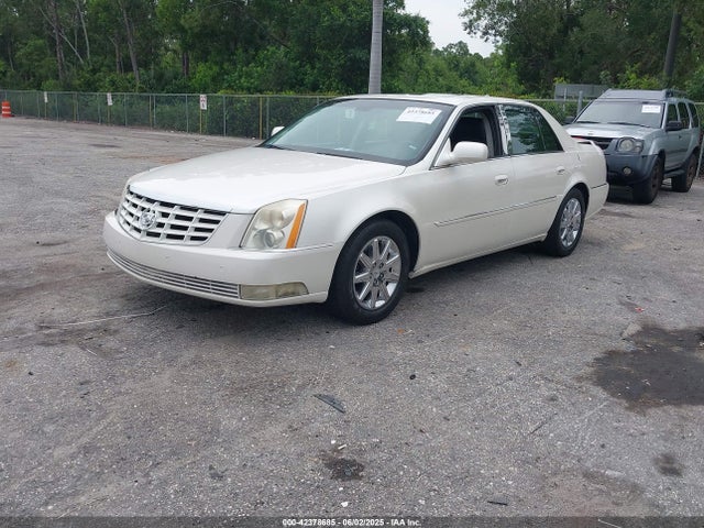 2010 CADILLAC DTS 1G6KH5EY6AU120122 Photo 1