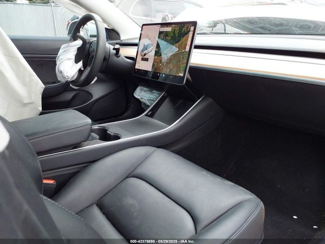 2020 TESLA MODEL 3 5YJ3E1EC7LF714303 Photo 4