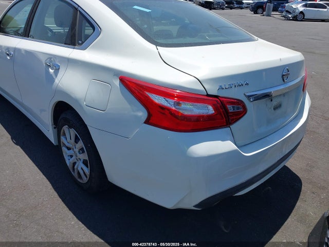 1N4AL3AP0HN330976 Nissan 2017