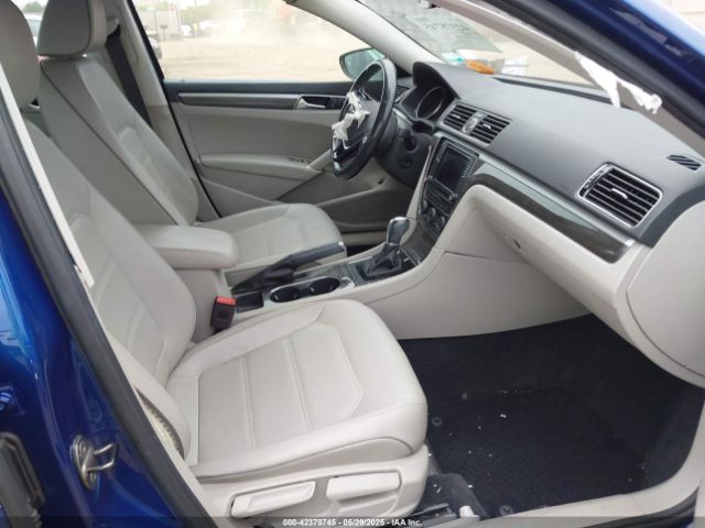 1VWBT7A38HC052307 Volkswagen Passat 1.8t Se
